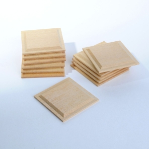 Quadratische Holzpaneele